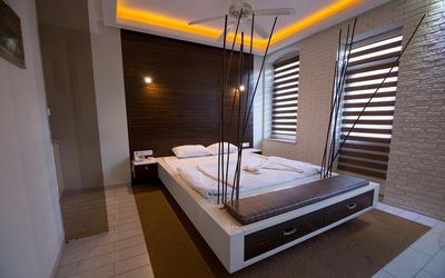 Element Suites · 4