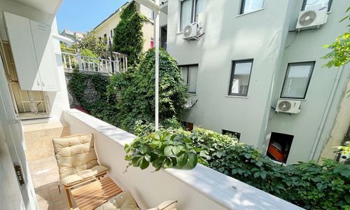 turkiye/istanbul/beyoglu/f62896a3df96be2b2538aa659ee3294051942c40762020cd79dee9cbe7ab401bcdb5e4958e3d6b724c18fe57874e5e8b887f8613fe59848206c581a2e47fa4e5ec11dbb433d349a0b0d88c7fc0ffe784.jpg