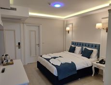 Deluxe Big Double or Twin Room with Partial Sea View