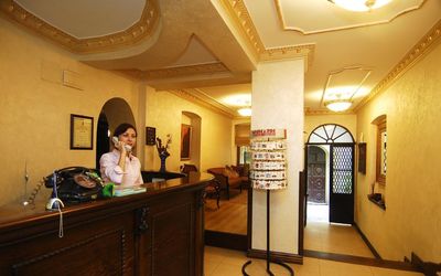 Irish Hotel · 3