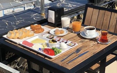 Kartal Palace Taksim Square Family Hotel · 3