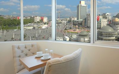 Kartal Palace Taksim Square Family Hotel · 4