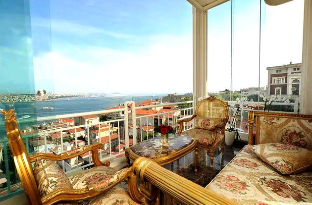 turkiye/istanbul/beyoglu/maroon-bosphorus-a798bf11.png