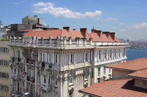 turkiye/istanbul/beyoglu/maroon-bosphorus-be335799.png