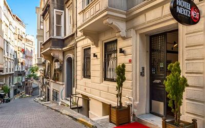 Hotel Next 2 · 3