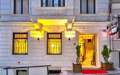 Hotel Next 2 · 2