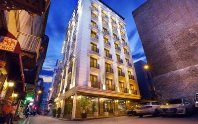 Pera Center Hotel · 3
