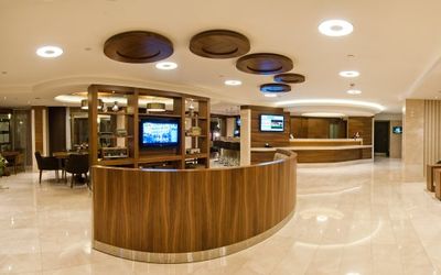 Riva Hotel · 5