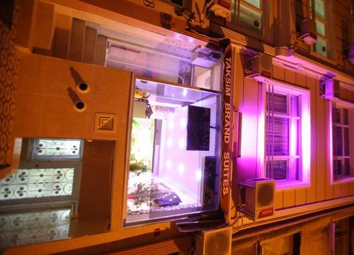 turkiye/istanbul/beyoglu/taksim-brand-suite-1710763.jpg