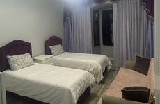 turkiye/istanbul/beyoglu/taksim-moon-suit_84283c38.jpg