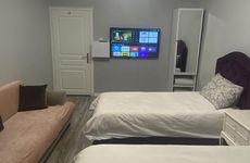 turkiye/istanbul/beyoglu/taksim-moon-suit_a11a17f0.jpg