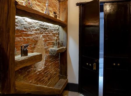 turkiye/istanbul/beyoglu/west-palace_6342ba42.jpg