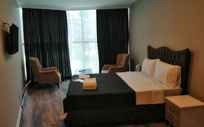 Plus Park Suite & Hotel · 4