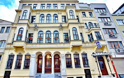 Amber Hotel · 2