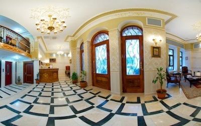 Amber Hotel · 4