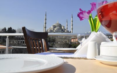 Blue Tuana Hotel · 3