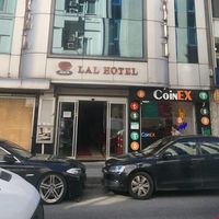 Lal Hotel