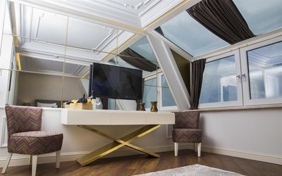 Mina Hotel · 5