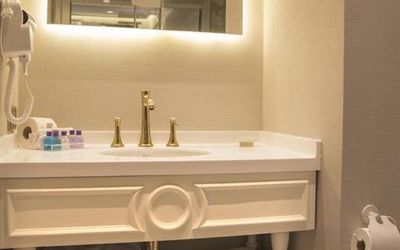 Mina Hotel · 4
