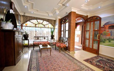 Side Hotel · 2
