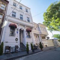 Solomon's Mansion Hotel