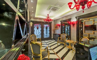 The Million Stone Hotel · 5