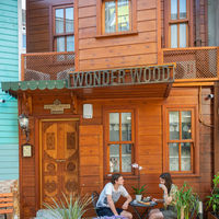 Wonder Wood Hotel