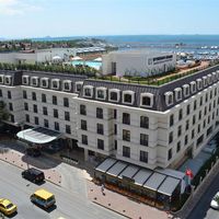 Wyndham Grand Istanbul Kalamış Marina Hotel