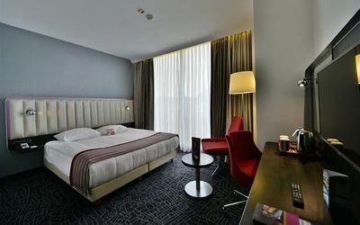 Park Inn By Radisson İstanbul Atatürk Airport Otel · 5