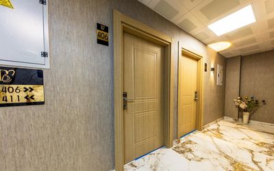The Business Class Hotel · 5