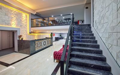 The Bold Hotel · 3
