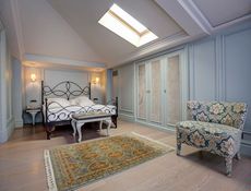 Honeymoon Suite
