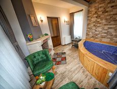 Deluxe King Suite