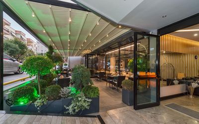 Hotel Boursier 1 &  SPA · 2