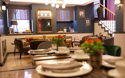 The Fox Hotels · 5