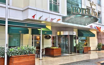 Princess Hotel · 5