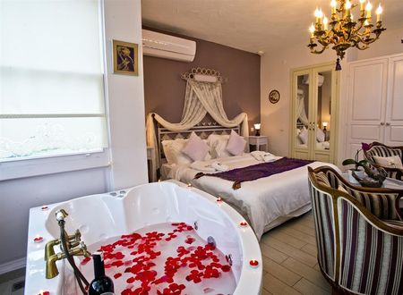 turkiye/izmir/cesme/alacati-sultan-konak-e54df8a5.jpg