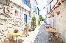 turkiye/izmir/cesme/avlulu-konak-alacati-2ec50f10.png
