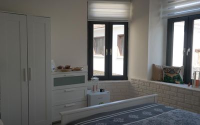 Pug Rooms · 3