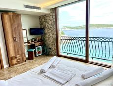 Full Deniz Manzaralı Oda