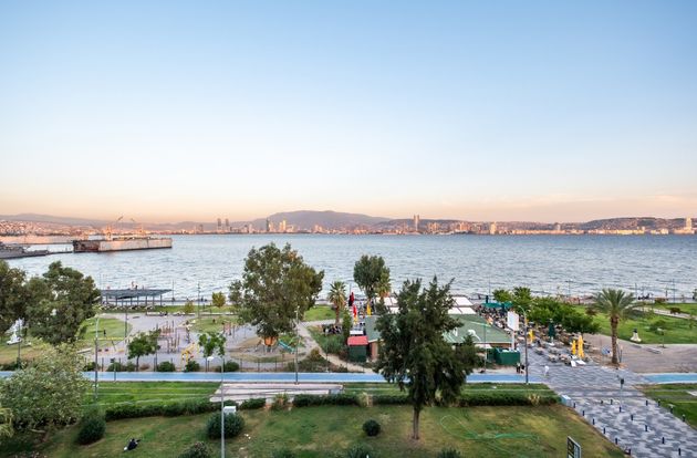 turkiye/izmir/karsiyaka/6ef23e0d0f16c2580261428ef9ef26b9bc687d03cd056a6f82a41ac69366445115fdefef8ec74d8e8d43aba01732af566e7cd53815ac23f3d597a0dca8e4113042735367a6cf4563b8d23f3bb1b519d7.jpg