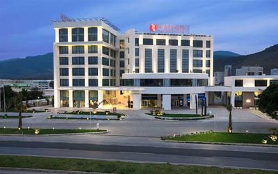 Ramada Hotel & Suites İzmir · 2