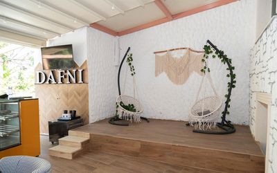 Dafni · 3