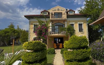 Villa Polikne · 2