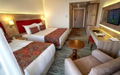 Orkis Palace Termal & Spa Hotel · 4