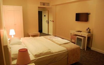 Peker Hotel · 3