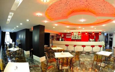Peker Hotel · 4