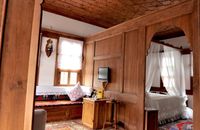Honeymoon Suite