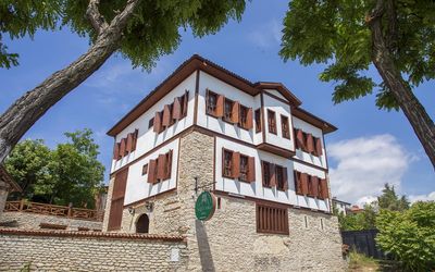 Saffronia 1900 Konak · 3