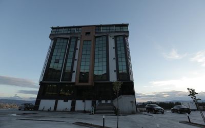 Öz Şahin Otel · 4